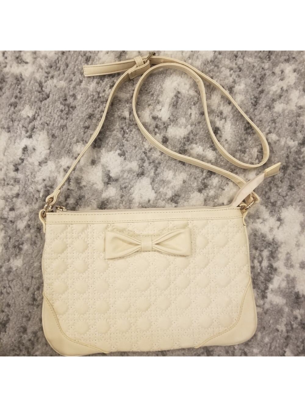 Beautiful Knitted Beige Purse w/ bow EUC